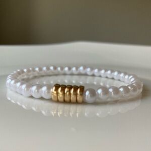 Elegant White Pearl Bracelet with Gold Accents